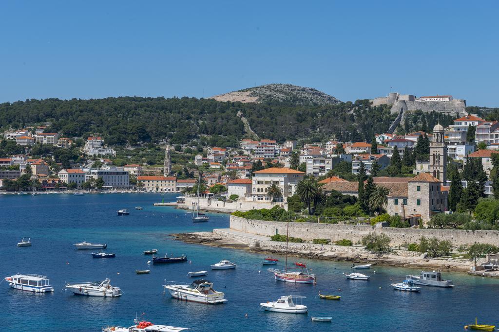 Relaxing Beach Holiday House Apartamento Hvar Town Exterior foto